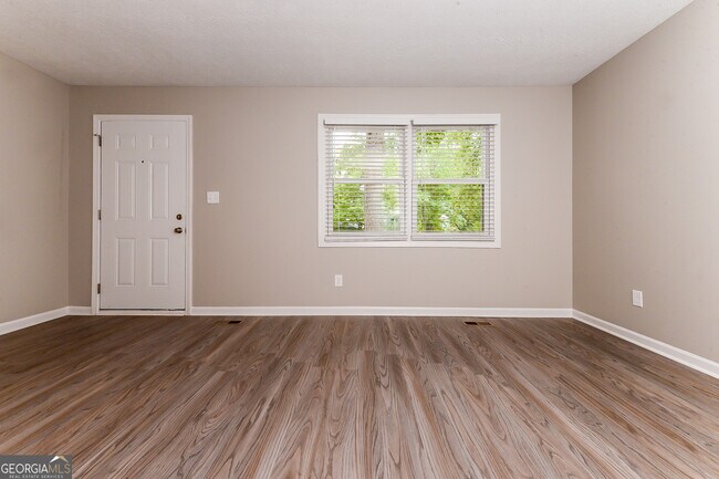 Building Photo - 2830 Botany Dr