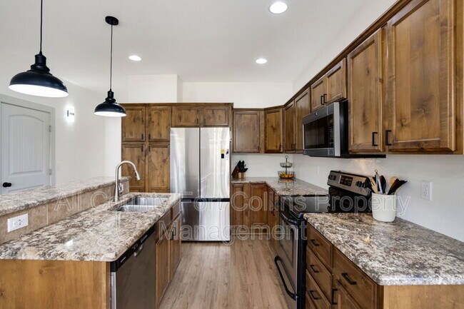 Foto del edificio - 530 Moonglow Dr