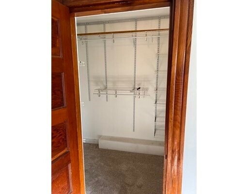 Building Photo - 33 Washington St