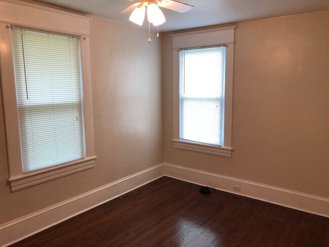 Foto del edificio - 813 Winona Ave SW