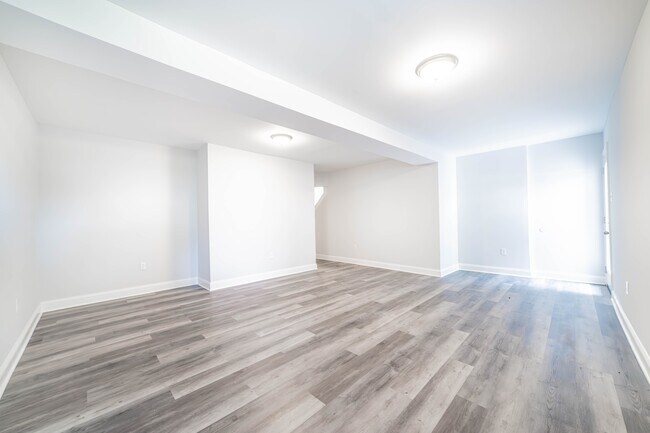 Foto del edificio - 9424 Windpine Rd