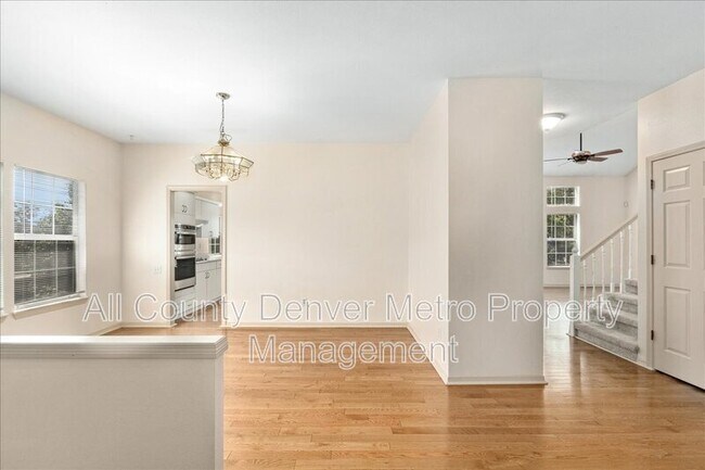 Foto del edificio - 10010 Irving St
