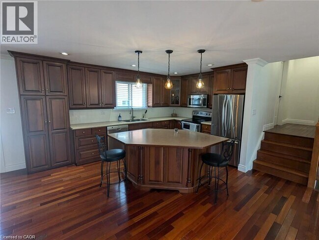 Building Photo - 255 Celtic Dr