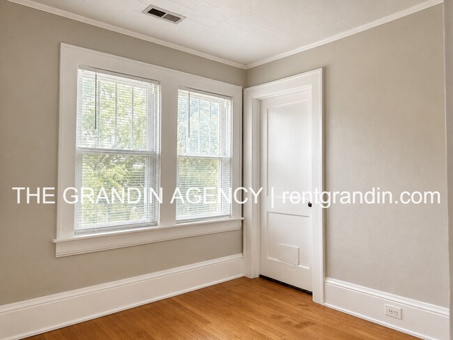 Foto del edificio - 2818 Burton Ave NW