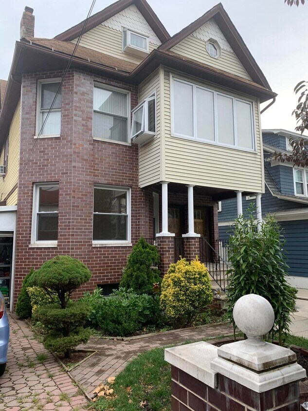 Primary Photo - 206 Elizabeth St