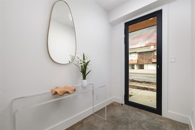 Foto del edificio - 4303 Cedar Springs Rd