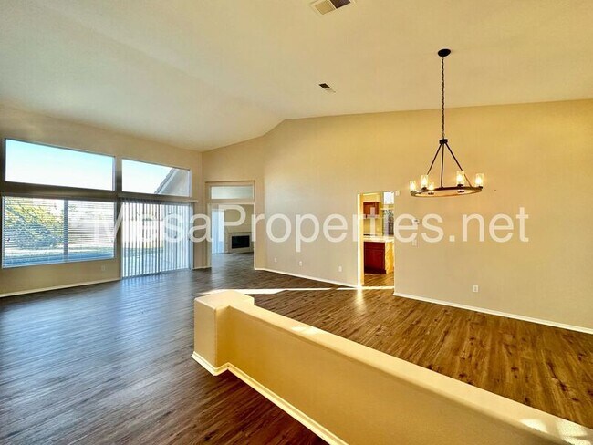 Building Photo - 12415 Madera St
