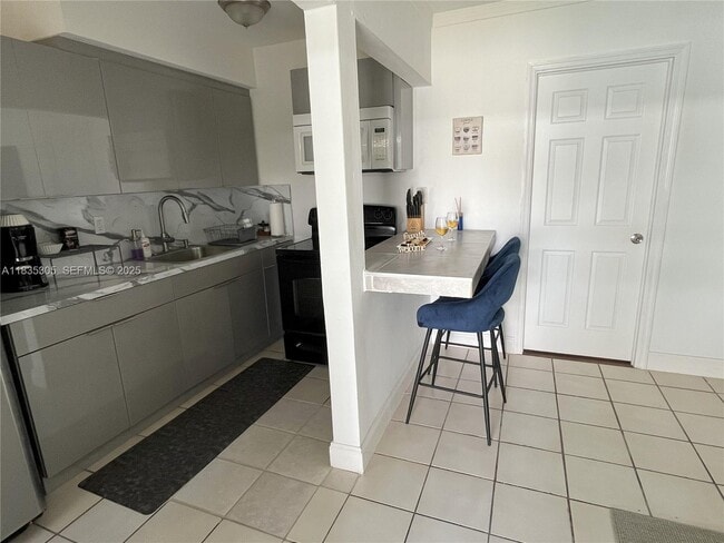 Foto del edificio - 1040 SW 28th St