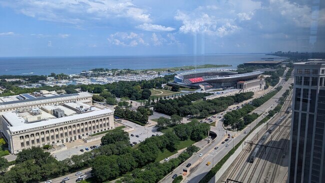 Foto del edificio - 1211 S Prairie Ave