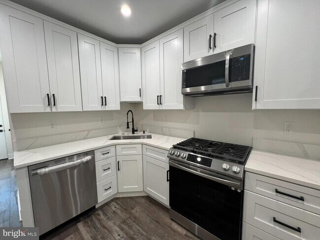 Building Photo - 3156 Almond St