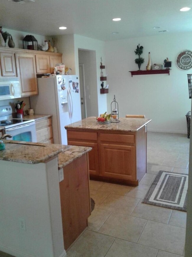 Building Photo - 3 bed 2 bath in Coral Canyon