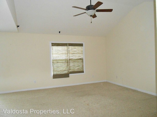 Building Photo - 42 Live Oak Trl