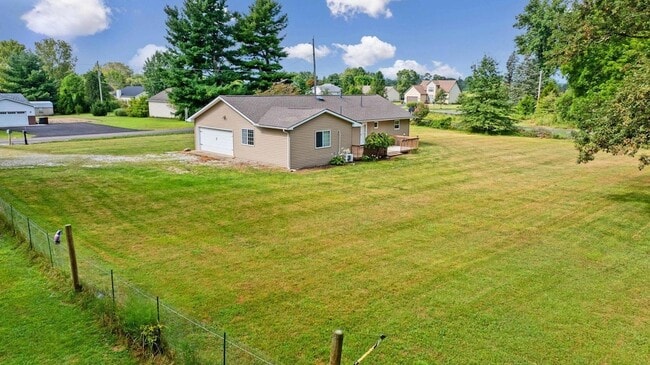 Building Photo - 5796 Beecher Rd