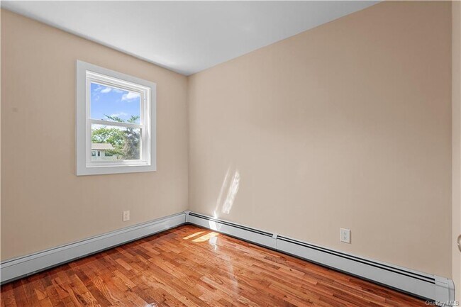 Foto del edificio - 155 Forest Ave