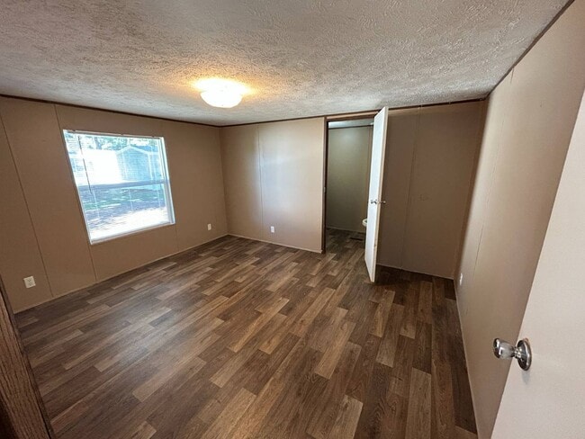 Building Photo - 1045 Teneile St