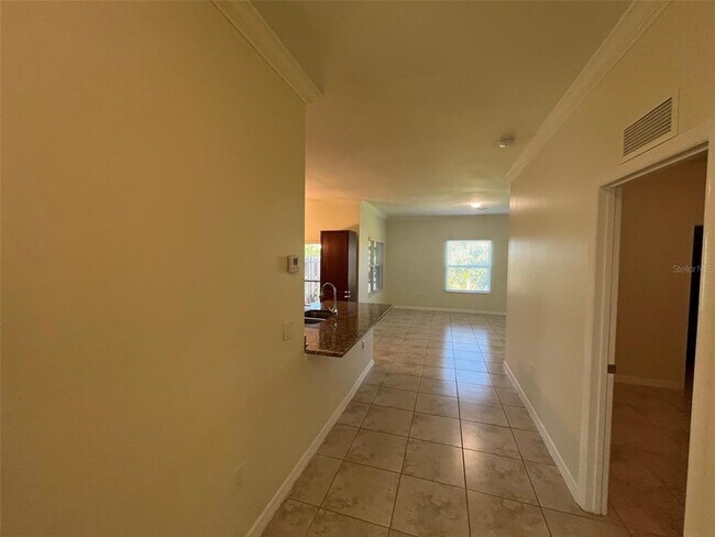 Foto del edificio - 8463 Dinnano St