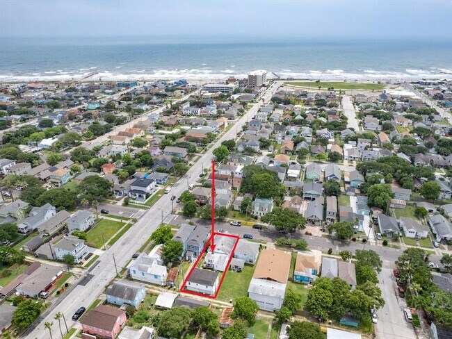 Building Photo - 3310 Avenue Q