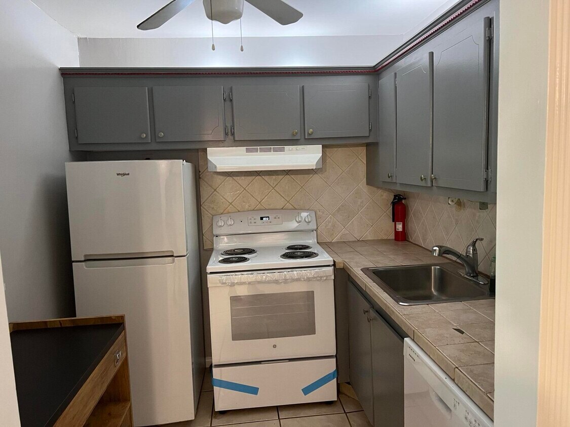 Foto principal - 107 Dorchester E