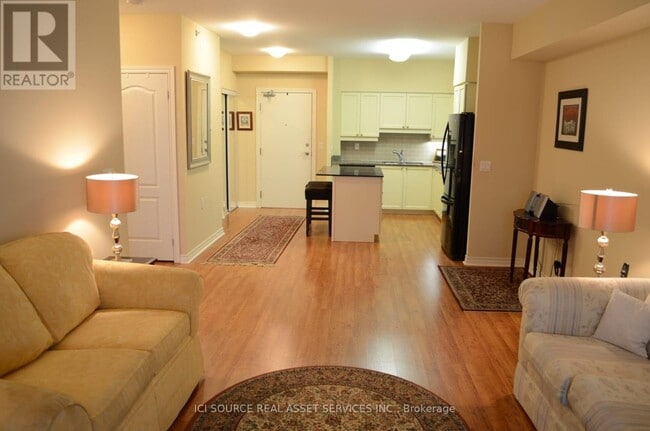 Photo du bâtiment - 830 Scollard Ct