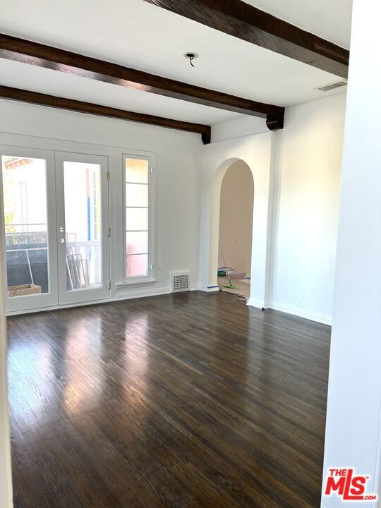 Building Photo - 1107 S Sycamore Ave