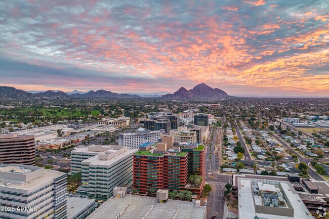 Foto del edificio - 4808 N 24th St