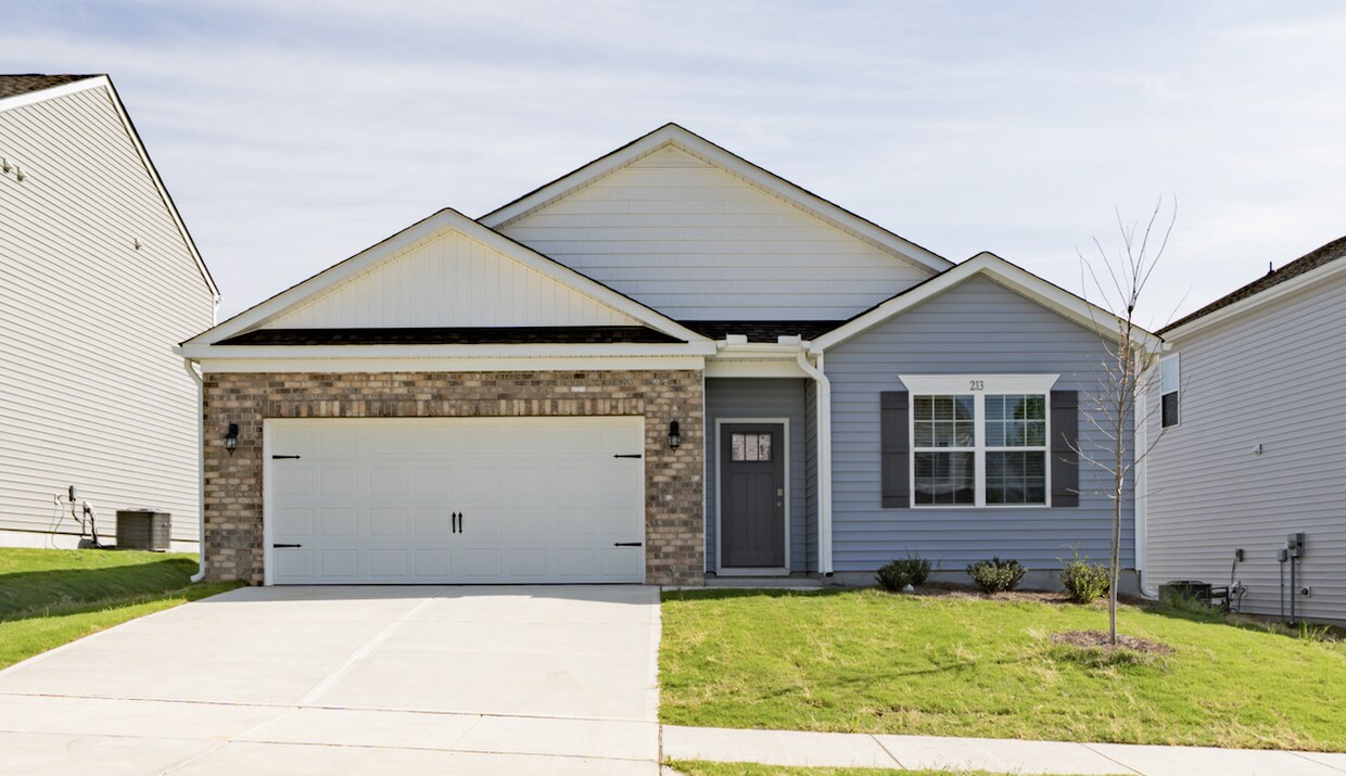 Foto principal - One Story 4-Bed Home in Fuquay-Varina