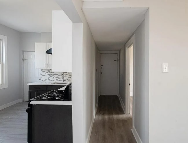 Building Photo - 156 Hawthorne Ave