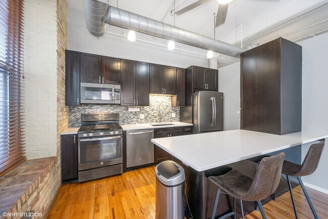Foto del edificio - 420 S Clinton St