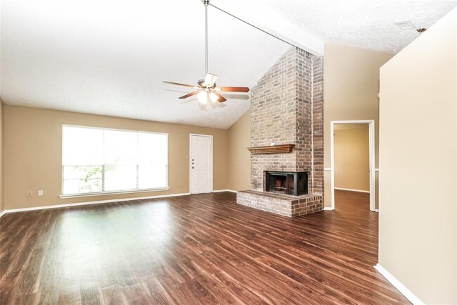 Building Photo - 13411 White Cliff Dr