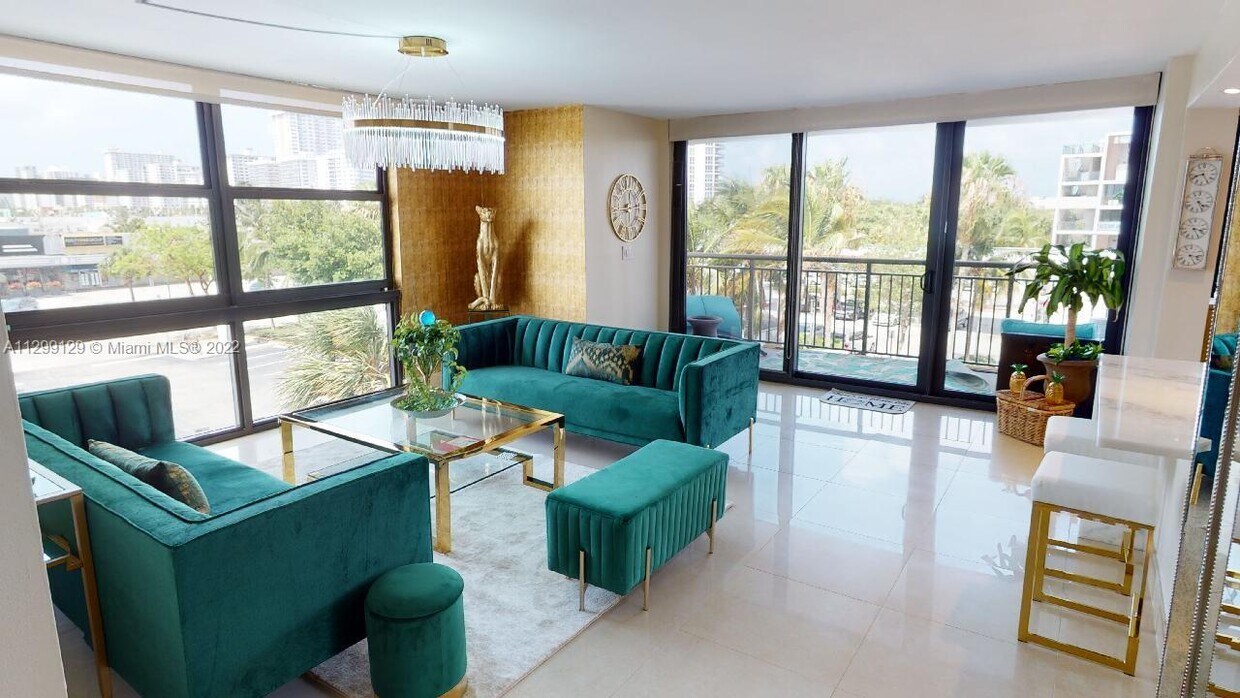 Fort Lauderdale, 
                        , –