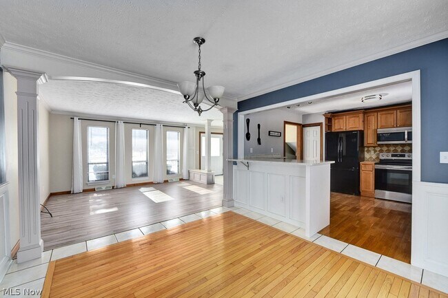 Building Photo - 13286 Boston Rd