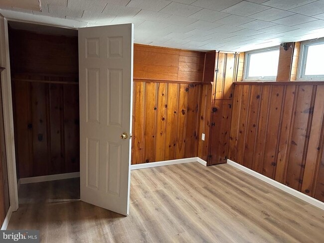 Building Photo - 4304 Roberton Ave