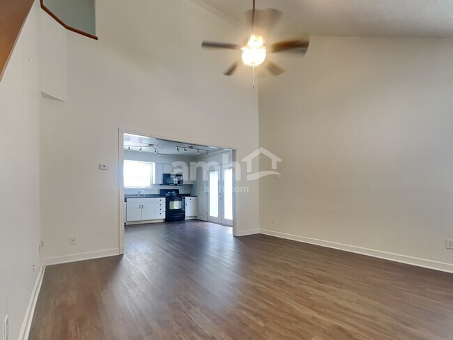 Foto del edificio - 2060 Cameron Crossing