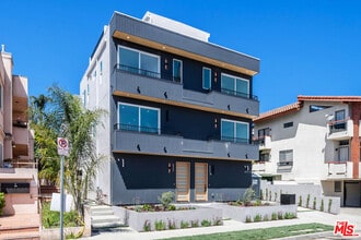 Building Photo - 4333 Dixie Canyon Ave