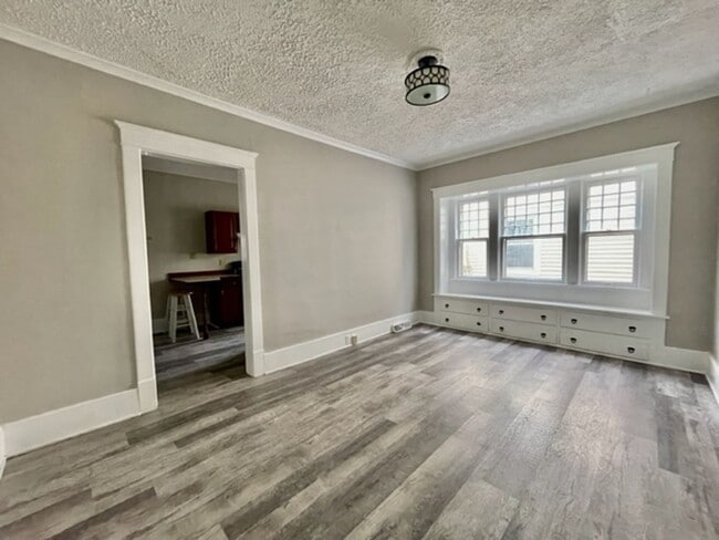 Building Photo - mk210