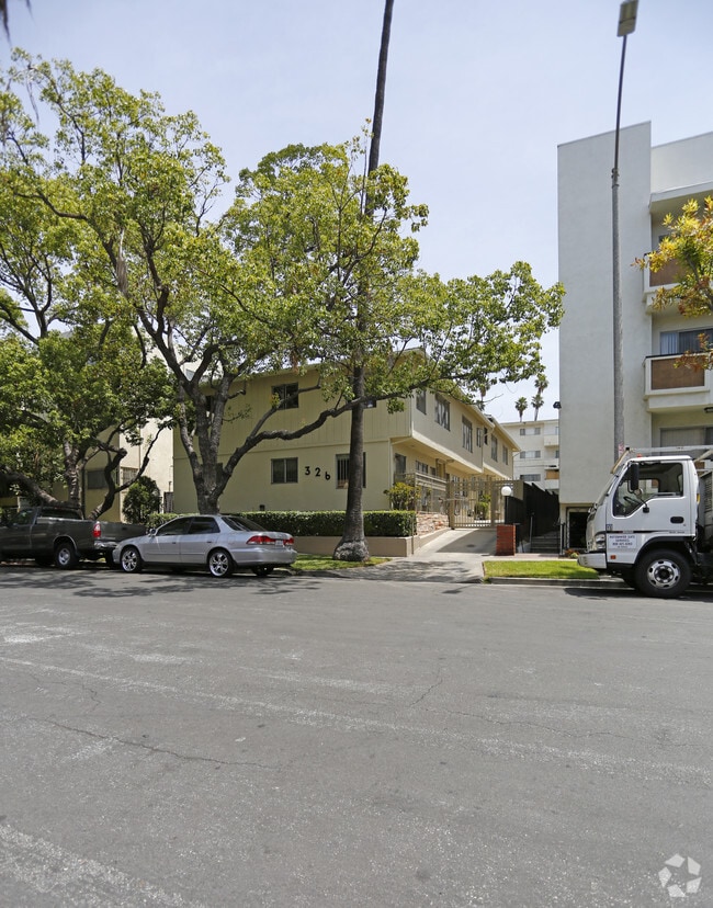 Primary Photo - 326 S Gramercy Pl