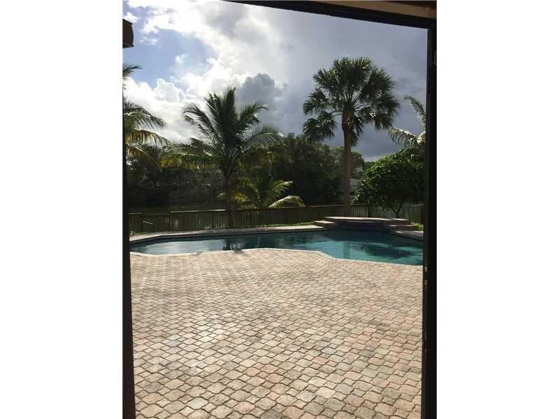 Foto principal - 1506 NE 18th Ave