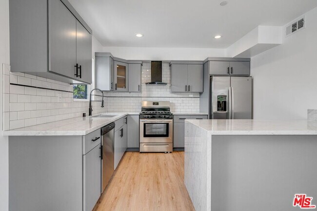 Building Photo - 1435 S Crescent Heights Blvd