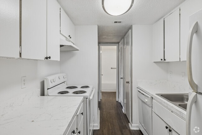 2BR, 1BA - 875SF - Kitchen - Morningside