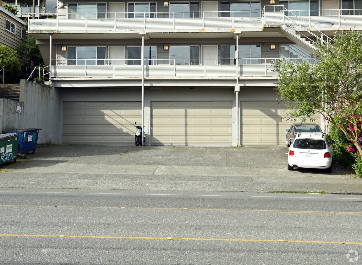 Building Photo - Klahowya Apartments