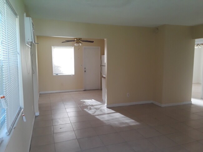 Foto del edificio - 22-24 SW 10th St