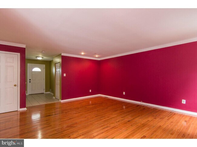 Foto del edificio - 306 Manor Ln