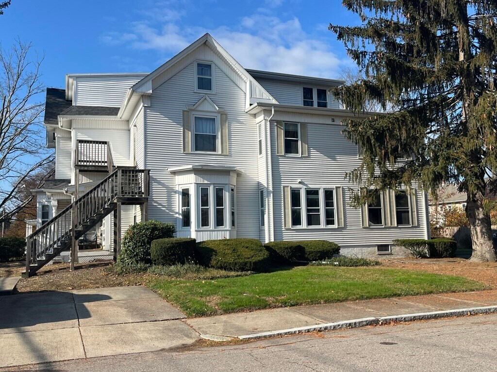 Primary Photo - 28 Peck St