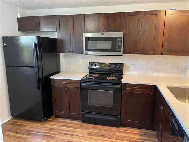 Foto del edificio - 307 Lake Placid Ct