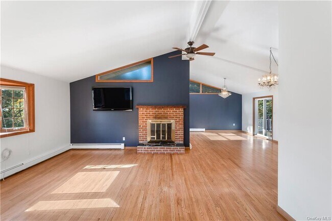 Foto del edificio - 193 E Mt Airy Dr