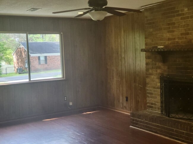 Building Photo - 11135 Arrowhead Rd