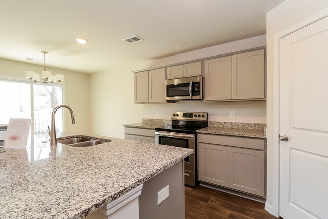 Foto del edificio - 304 Crooked Pne Ct