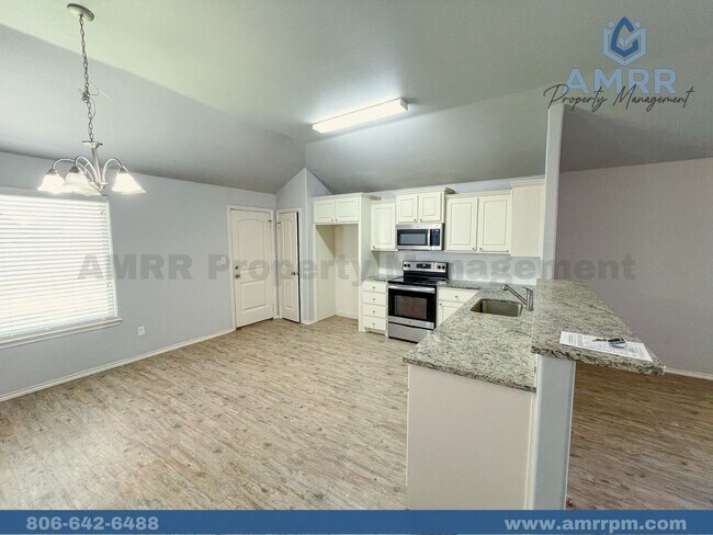 Building Photo - Spacious 4 Bedroom Available Now!
