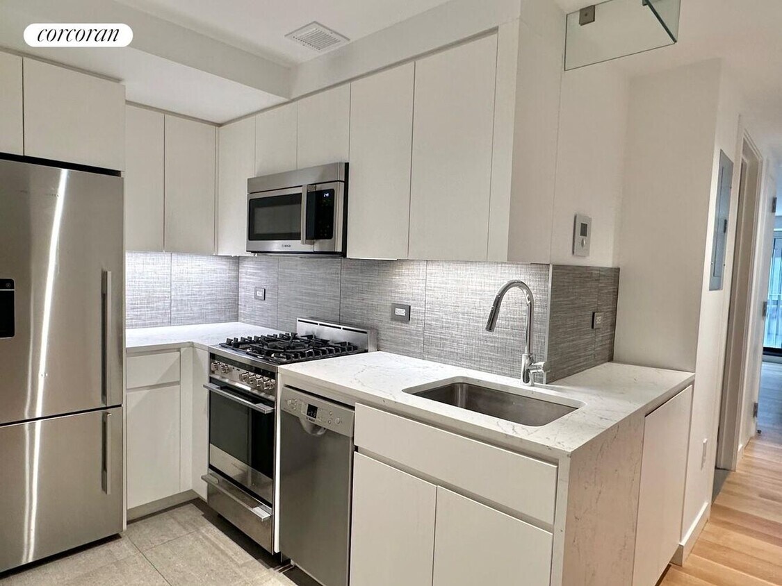 Foto principal - 341 W 11th St