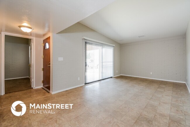 Foto del edificio - 734 W Holladay Dr